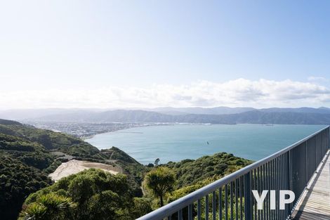Photo of property in 41a Tamworth Crescent, Newlands, Wellington, 6037