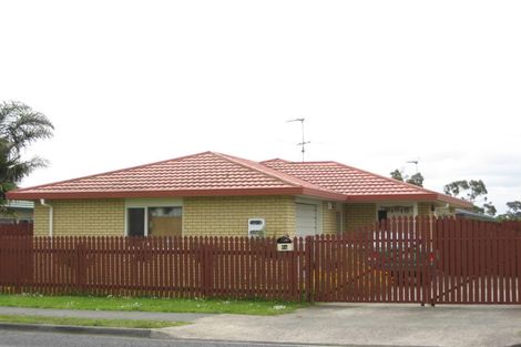 Photo of property in 84 Manuroa Road, Takanini, 2112