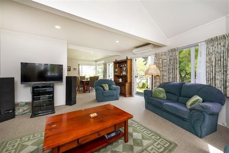 Photo of property in 32 Crestview Place, Browns Bay, Auckland, 0630