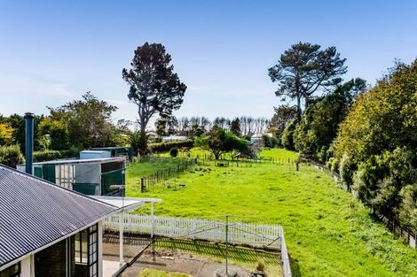 Photo of property in 16 Bridger Place, Eltham, 4322