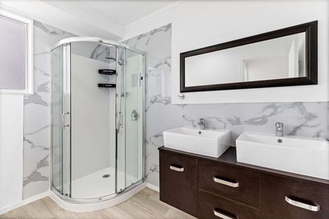 Photo of property in 2/79 Luanda Drive, Ranui, Auckland, 0612
