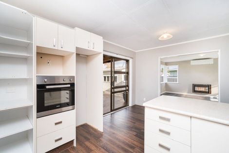 Photo of property in 20 Rhodes Drive, Kelvin Grove, Palmerston North, 4414