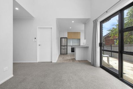 Photo of property in 27u2 Seddon Road, Frankton, Hamilton, 3204