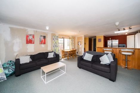 Photo of property in 33 Karina Terrace, Roslyn, Palmerston North, 4414