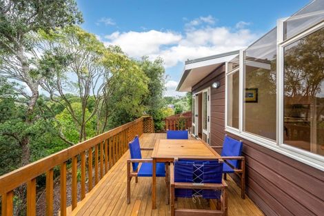 Photo of property in 18 Gibson Place, Mellons Bay, Auckland, 2014