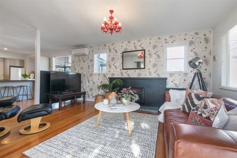 Photo of property in 43 Sylvia Road, Hillcrest, Auckland, 0627