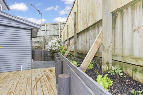 Photo of property in Oakwood Manor, 608c Massey Road, Mangere, Auckland, 2022