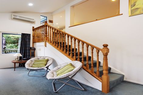 Photo of property in 35 Chamari Close, Titirangi, Auckland, 0604