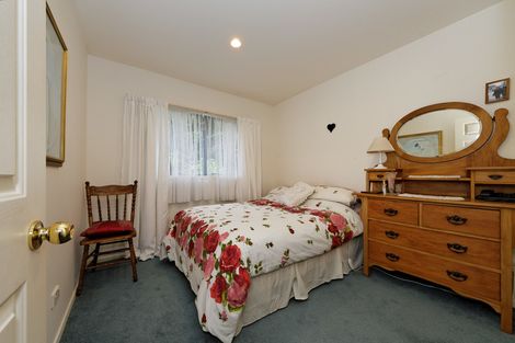 Photo of property in 35 Chamari Close, Titirangi, Auckland, 0604