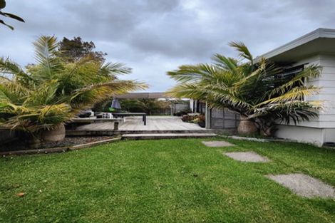 Photo of property in 103 Aviemore Drive, Highland Park, Auckland, 2010