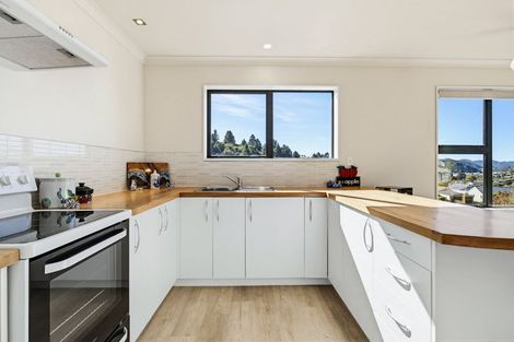 Photo of property in 11 Angle Street, Picton, 7220