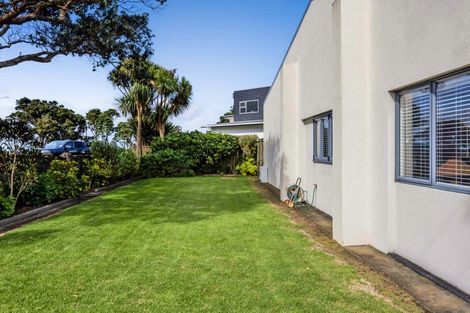 Photo of property in Headlands Opunake, 32 Fox Street, Opunake, 4616