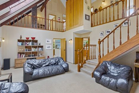 Photo of property in 335 Te Moana Road, Waikanae, 5036