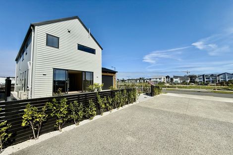 Photo of property in 77a Schoolside Road, Kumeu, 0810