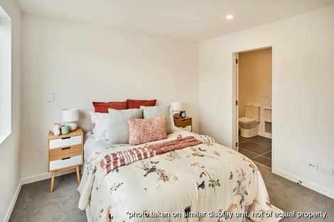 Photo of property in 1 Ara Paiwhenua, Tawa, Wellington, 5028
