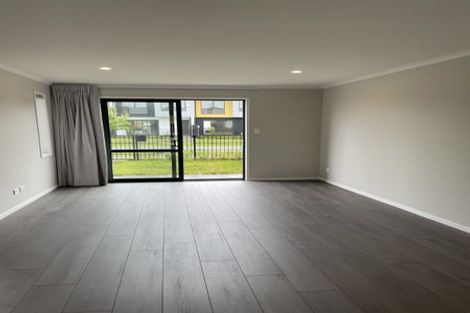 Photo of property in 74 Papatupu Way, Kumeu, 0810