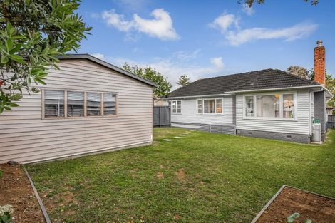 Photo of property in 51 Matipo Road, Te Atatu Peninsula, Auckland, 0610