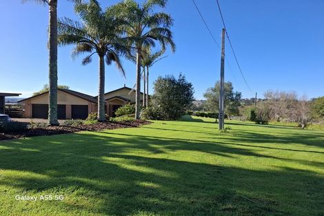 Photo of property in 469 Waitakere Road, Taupaki, Henderson, 0782