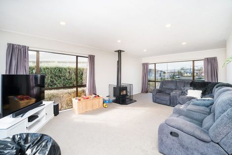 Photo of property in 53 Geraldine Crescent, Cloverlea, Palmerston North, 4412