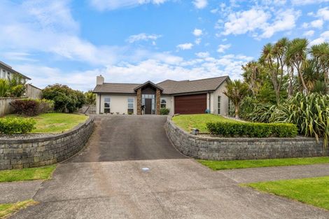 Photo of property in 4 Links Drive, Waiwhakaiho, New Plymouth, 4312