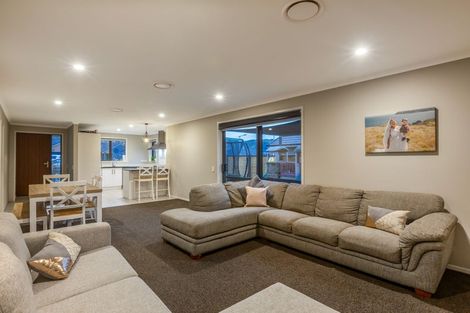 Photo of property in 1 Genoa Place, Whitby, Porirua, 5024