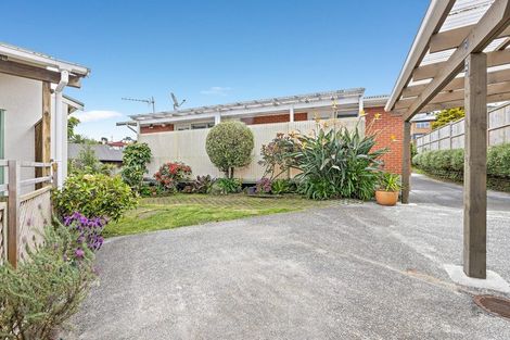 Photo of property in 17 Helvetia Drive, Browns Bay, Auckland, 0630