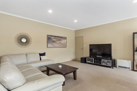 Photo of property in 10 Piha Close, Papamoa Beach, Papamoa, 3118
