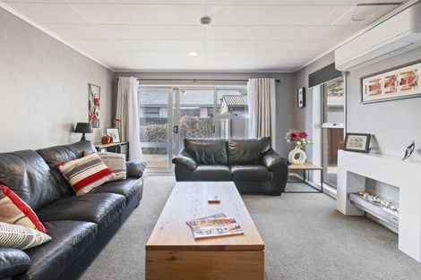 Photo of property in 140 Hay Street, Bromley, Christchurch, 8062