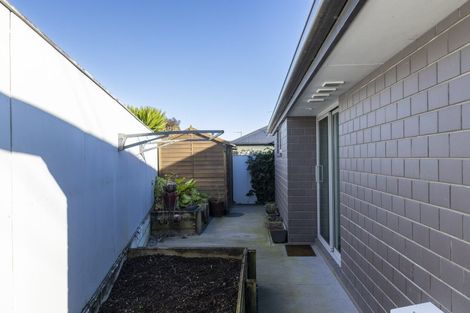 Photo of property in 1 Howe Place, Upper Vogeltown, New Plymouth, 4310