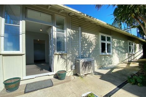 Photo of property in 56a Roseneath Terrace, Roseneath, Wellington, 6011