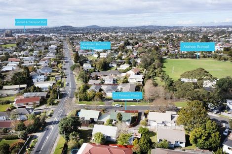 Photo of property in 2/1 Pimento Place, New Lynn, Auckland, 0600