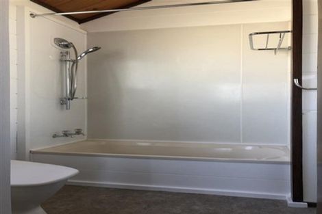 Photo of property in 2/124 Bucklands Beach Road, Bucklands Beach, Auckland, 2012