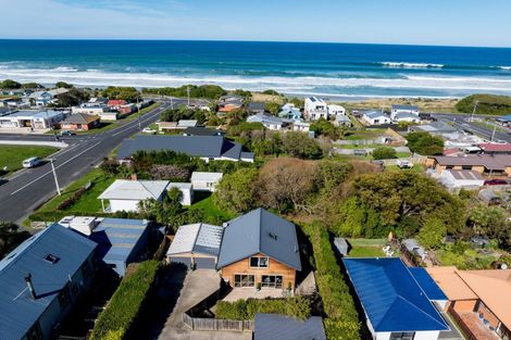 Photo of property in 8a Queen Street, Brighton, Dunedin, 9035