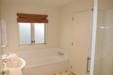 Photo of property in 37 Parade Court, Addington, Christchurch, 8024