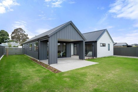 Photo of property in 11 Hereford Drive, Carterton, 5713