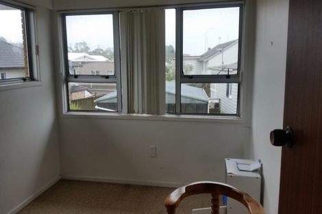 Photo of property in 940 East Coast Road, Northcross, Auckland, 0630