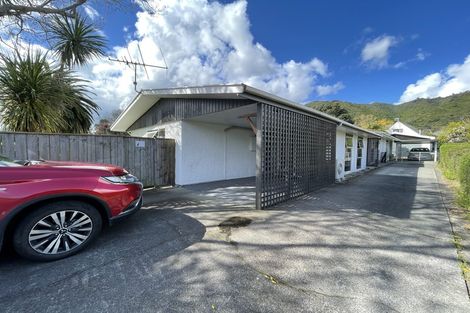 Photo of property in 35a Pehi Kupa Street, Waikanae, 5036