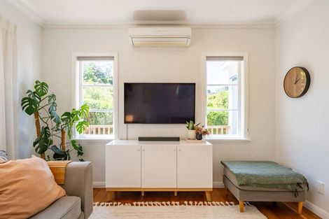 Photo of property in 12 Glenside Road, Glenside, Wellington, 6037