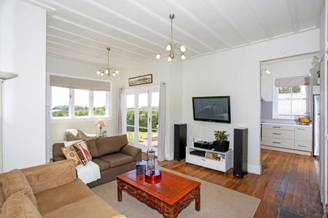 Photo of property in 1 Rifle Range Road, Pukekohe, 2676