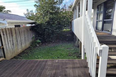 Photo of property in 1/100 Birkdale Road, Birkdale, Auckland, 0626