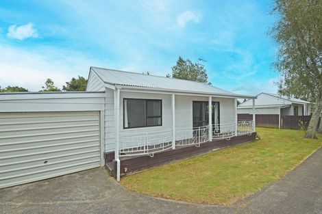 Photo of property in 2/87 Kayes Road, Pukekohe, 2120
