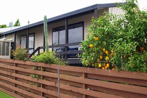 Photo of property in 2/18 Pokapu Place, Bethlehem, Tauranga, 3110
