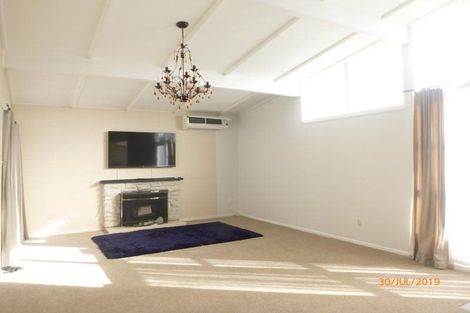 Photo of property in 16 Grimshaw Place, Henderson, Auckland, 0612