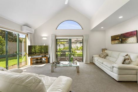 Photo of property in 1 Orchid Rise, Whakatane, 3120