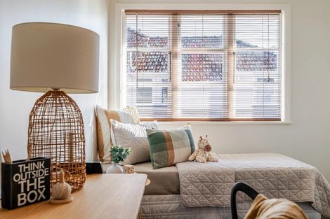 Photo of property in 27 Crewe Crescent, Hokowhitu, Palmerston North, 4410