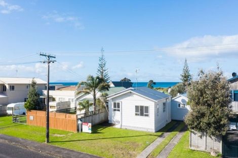 Photo of property in 16 Wallnutt Avenue, Waihi Beach, 3611
