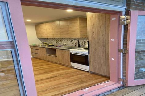 Photo of property in 97 Scenic Drive, Titirangi, Auckland, 0604