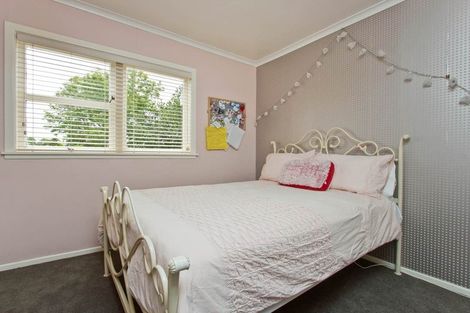 Photo of property in 30 Kokiri Street, Te Atatu South, Auckland, 0610