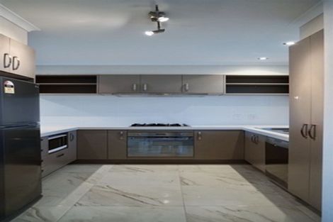 Photo of property in 100 Flat Bush School Road, Flat Bush, Auckland, 2019