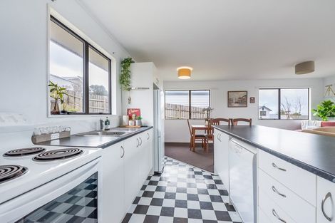 Photo of property in 5a Mossburn Grove, Kelson, Lower Hutt, 5010